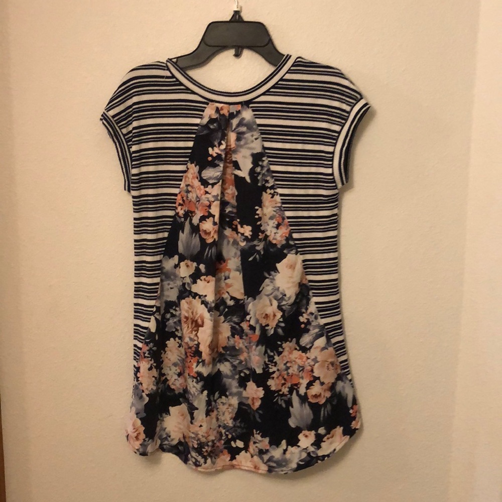 Le Lis Mixed Pattern Top - image 3